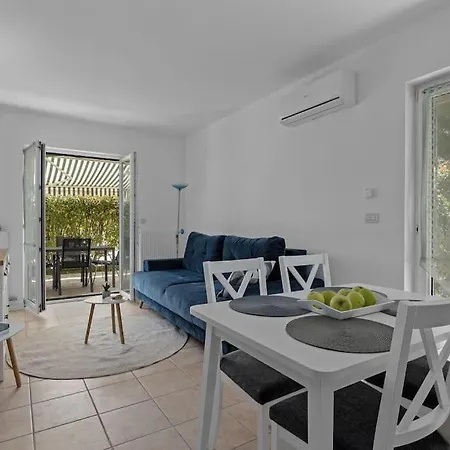 Apartment Marija Volme, With Garden Banjole