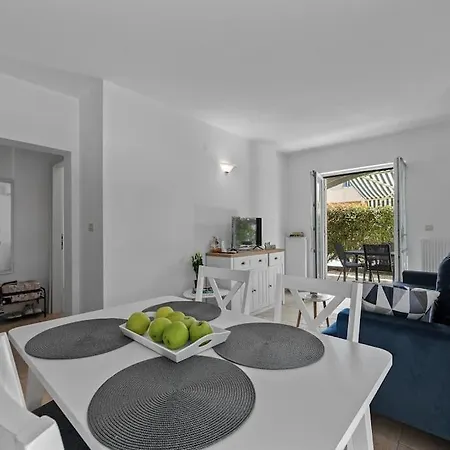 Marija Volme, With Garden Apartment